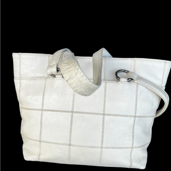 Chanel Chocolate Bar Medium Tote - Picture 2 of 5